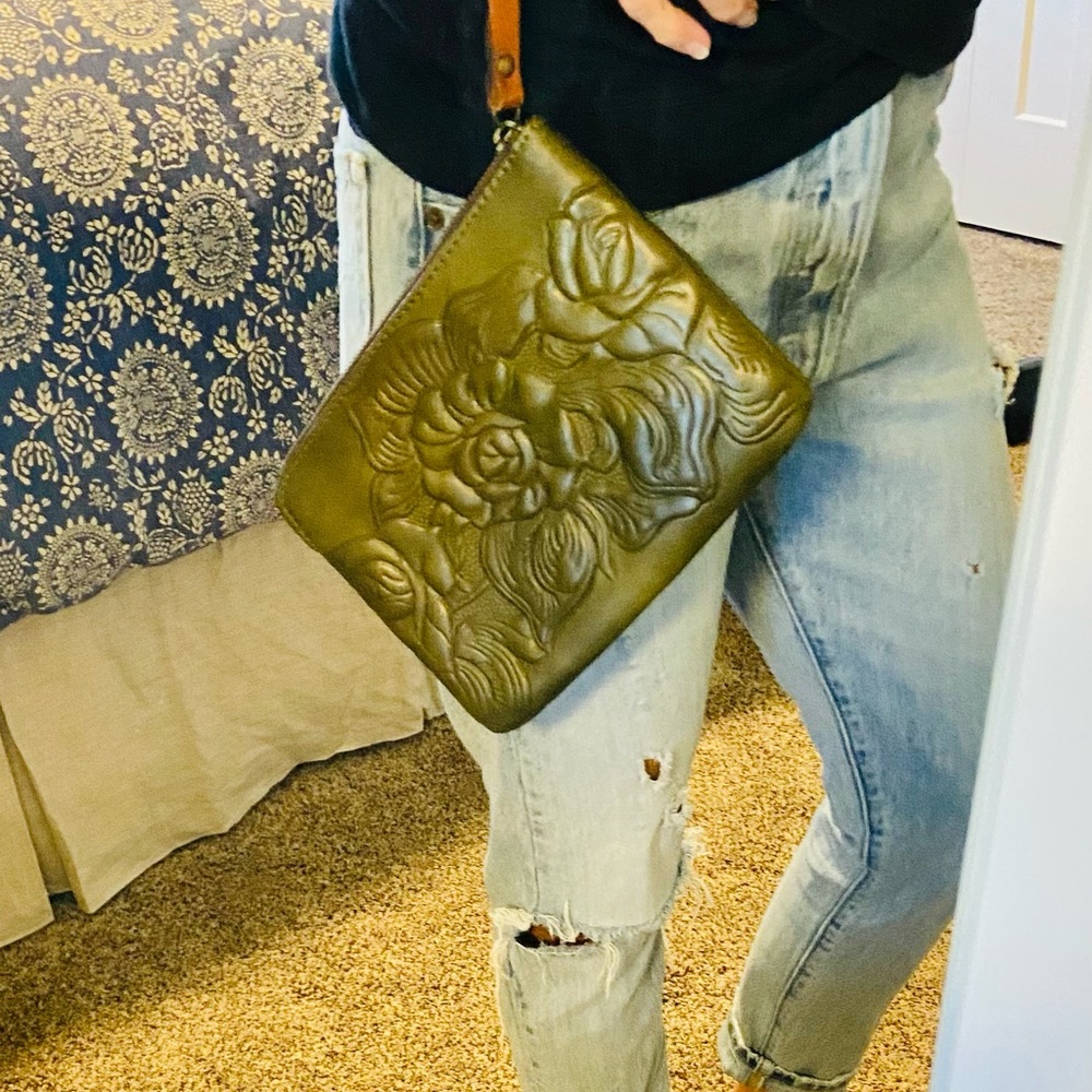 Patricia Nash- Gorgeous dark green wristlet.
